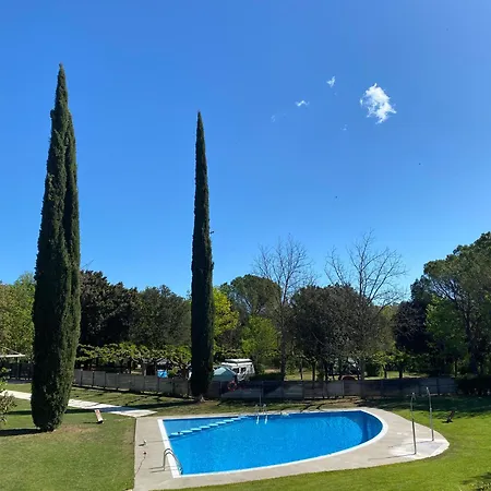 Spacious Loft With Shared Swimming Pool Apartament Maia de Montcal