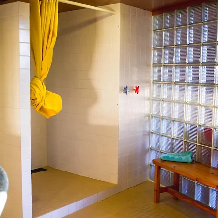 Spacious Loft With Shared Swimming Pool Apartament Maia de Montcal